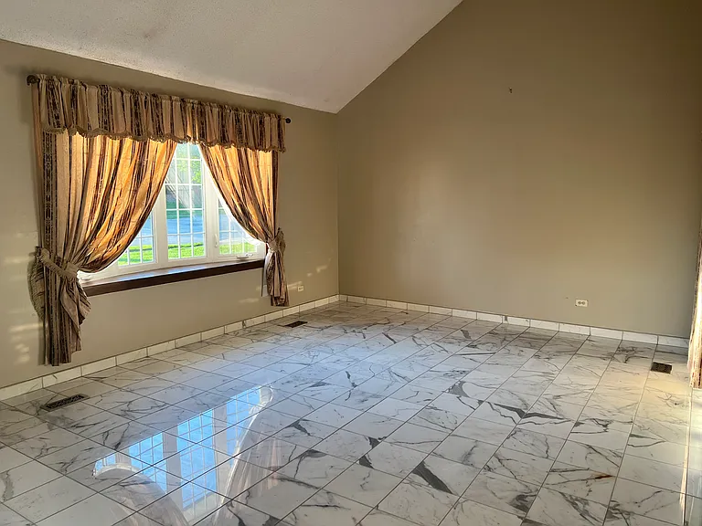 5419 Heritage Ct — Photo 6