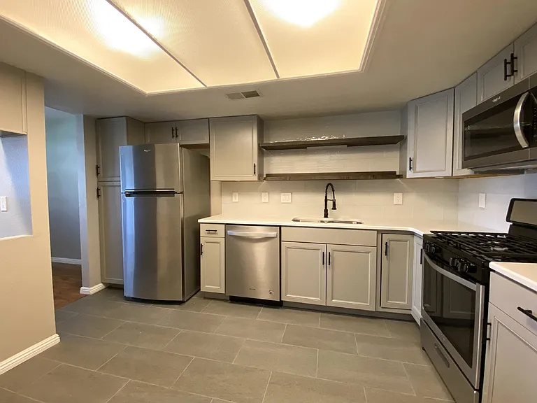 837-1D Country Club Dr SE — Photo 11