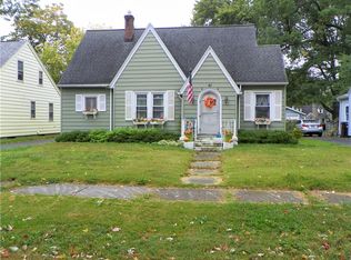 41 Fairholm Dr, Rochester, NY 14624