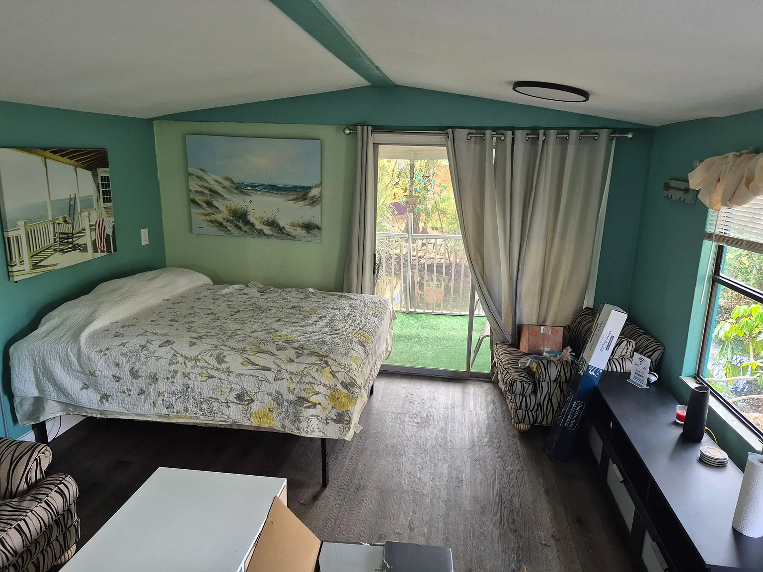 Studio, 350 sqft, $1,000 — Photo 2
