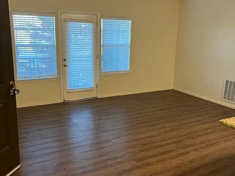 Luxe Ripon Apartments — Photo 43