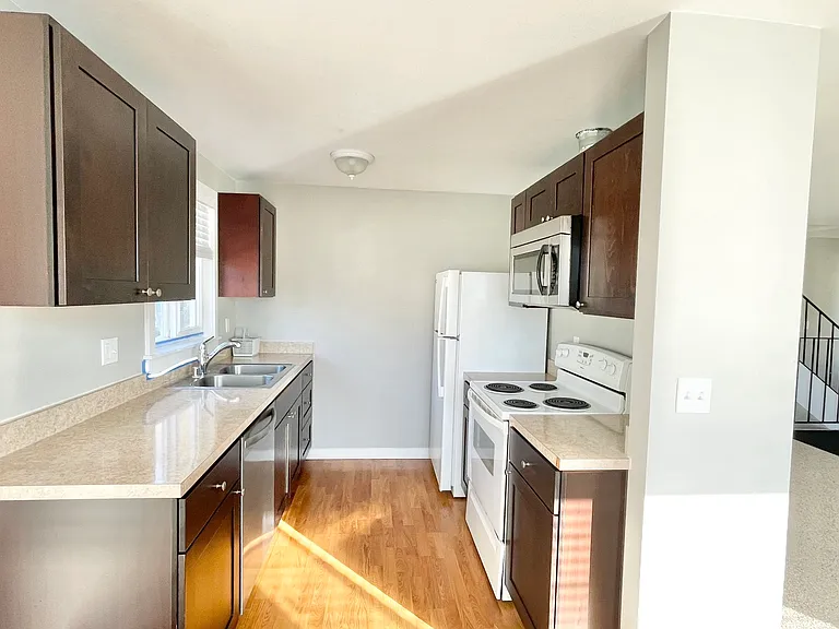 1100 N 92nd St #45 — Photo 8