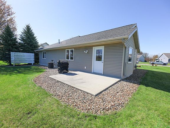 5th image of 635 Dewberry Ln
