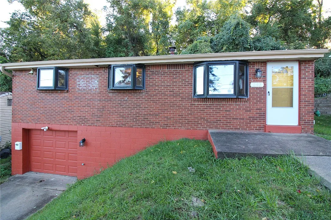 243 Bramble St photo 1
