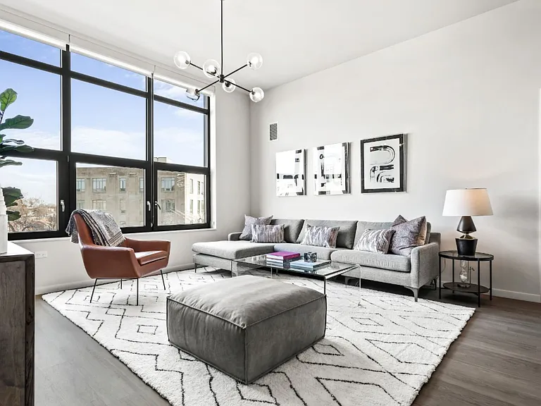 Logan Apartments — Photo 45