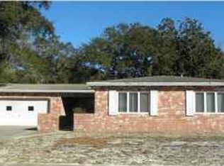 150 Makron Dr, Mary Esther, FL 32569