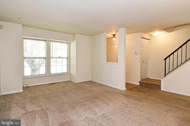3 bed, 2.5 bath, 1800 sqft, $3,000 — Photo 3