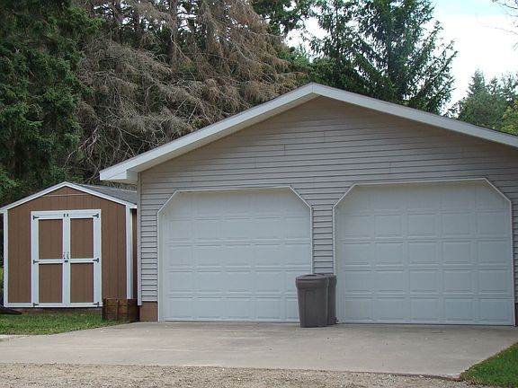 Upper garage and shed
