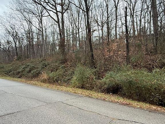 3rd image of Autumn Dr