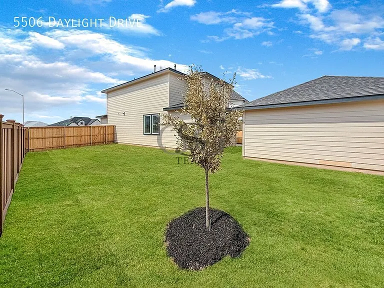 5506 Daylight Dr — Photo 16
