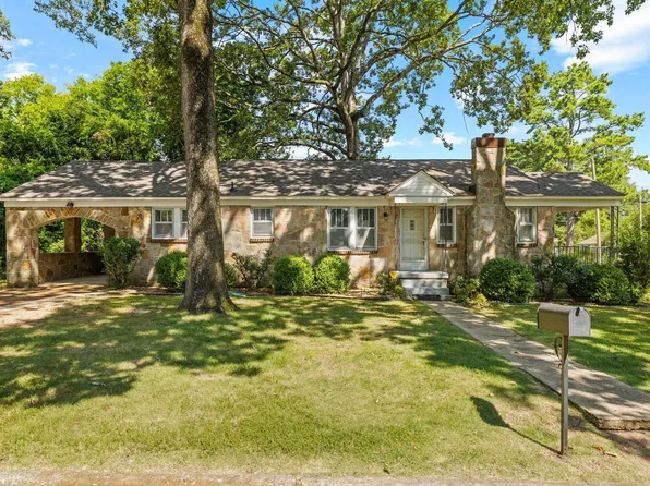 202 Seymore Ave, Florence, AL 35630