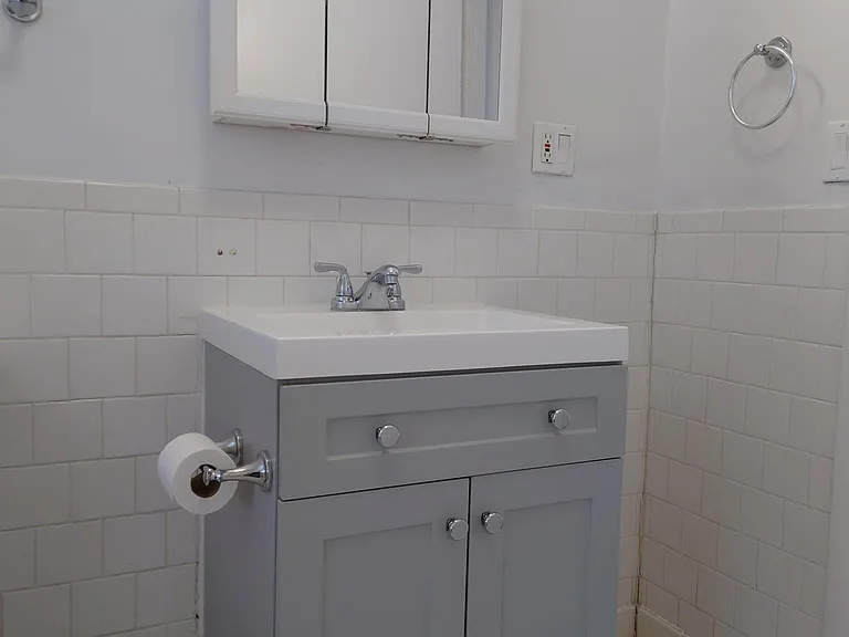 1823 Bolton St #3 — Photo 6