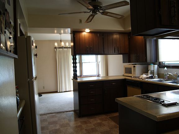 View of kitchen/dining