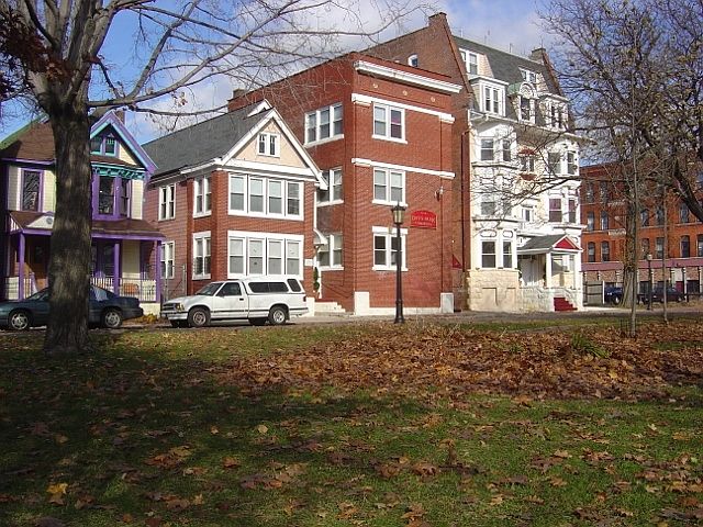 Building Photo 4