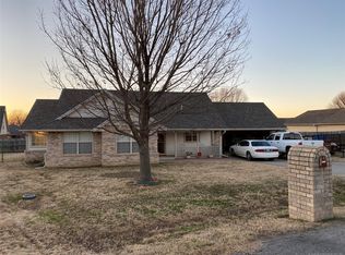 1124 S Mockingbird Cir, Skiatook, OK 74070