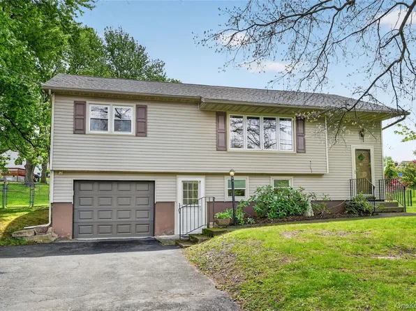 31 Monarch Drive, Newburgh, NY 12550