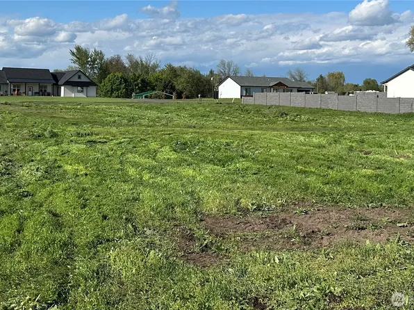 571 SW 12 SW, College Place, WA 99324