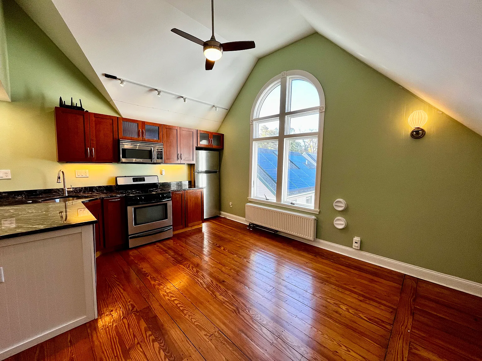 2 bed, 1000 sqft, $2,800 — Photo 2