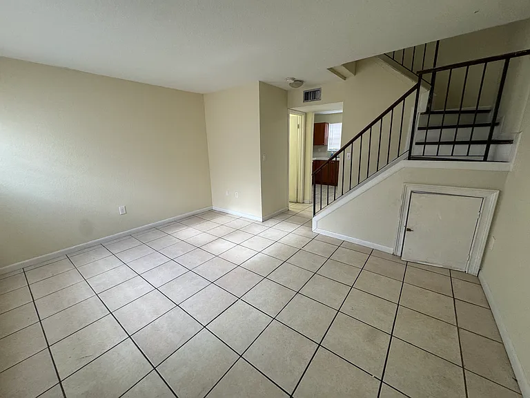 1111 NW 43rd Ave #207 — Photo 6