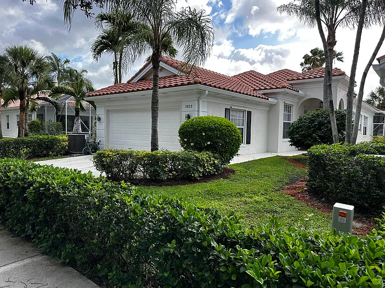 2023 Valencia Dr — Photo 1