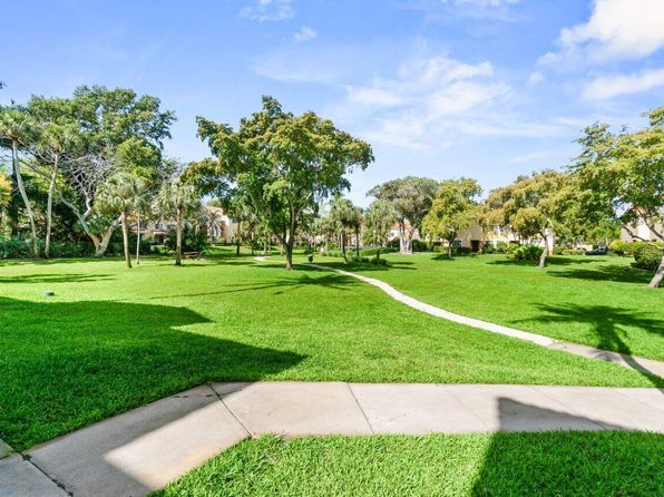 127 Yacht Club Way #208, Hypoluxo, FL 33462