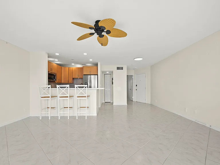 400 Wilma Cir #207 — Photo 20