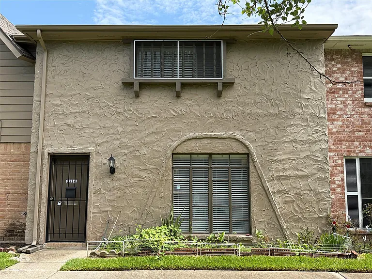 7214 Crownwest St #7214 — Photo 2