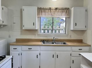 3122 Commander Dr, Louisville, KY 40220