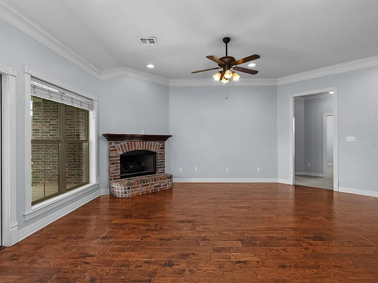 495 Half Moon Ct — Photo 3