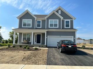 135 Maple Crest Dr, Lewis Center, OH