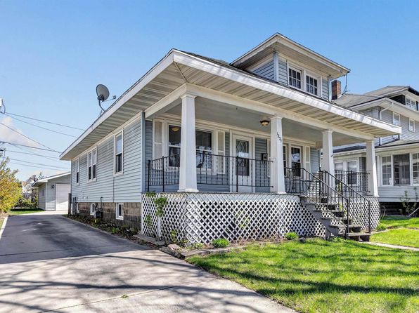 1235 S Broadway St, Green Bay, WI 54304