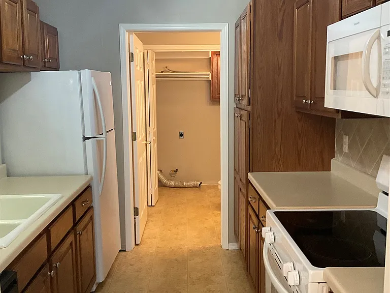 2236 W Quantico St — Photo 9