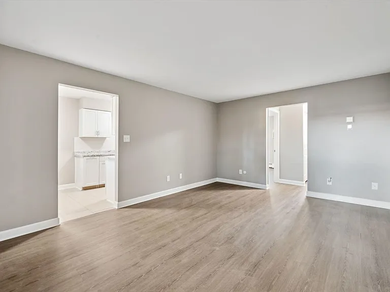 3838 W Sylvania Ave — Photo 2