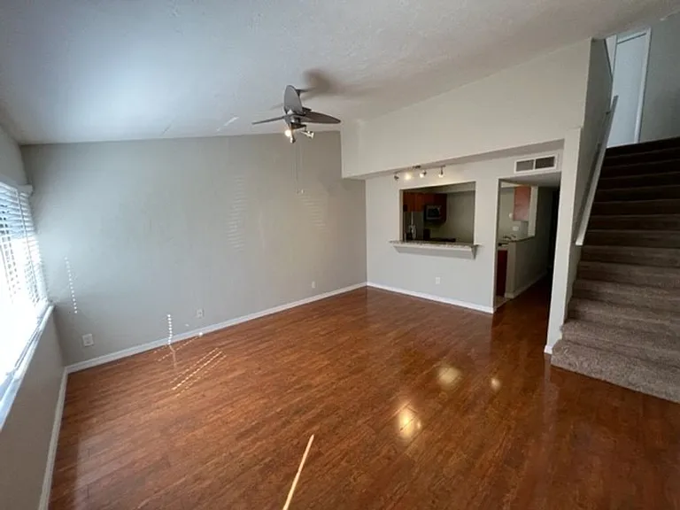 2508 SW 35th Pl #C15 — Photo 4