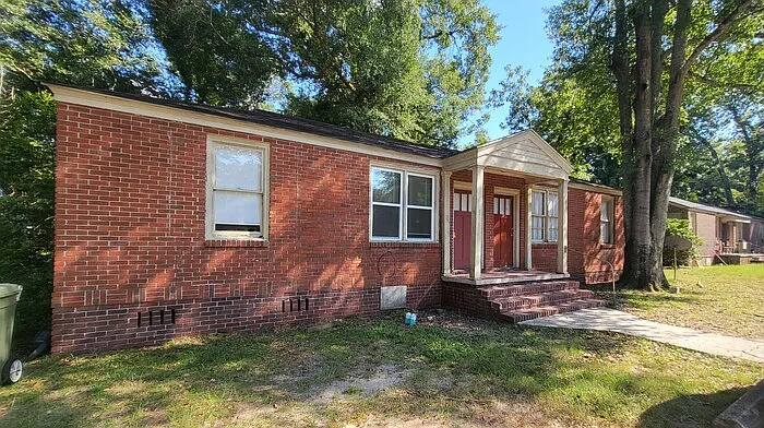 1 Woodlawn Ct #1