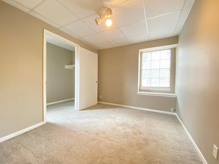 218 Hollywood Dr — Photo 5