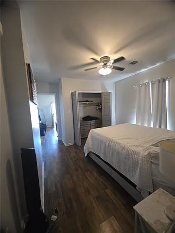2432 Saint Anthony St — Photo 3