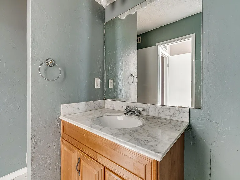 6728 N Meridian Ave #F — Photo 37