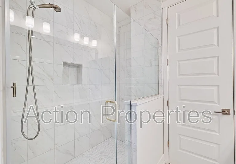 2388 Toledo Ter — Photo 15