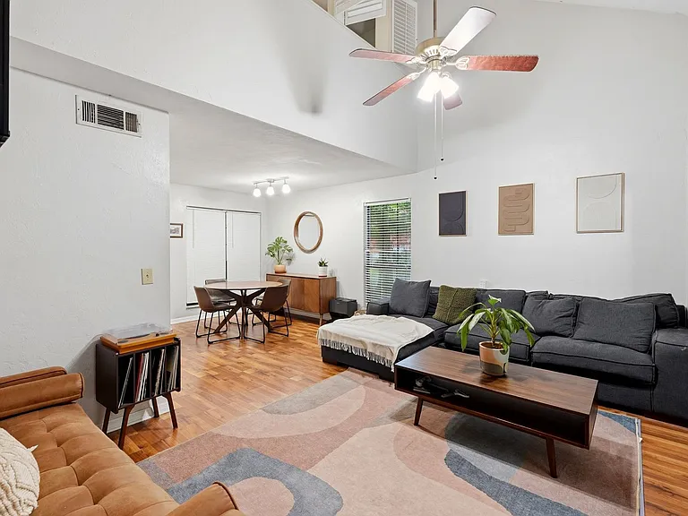 900 SW 62nd Blvd #B5 — Photo 9