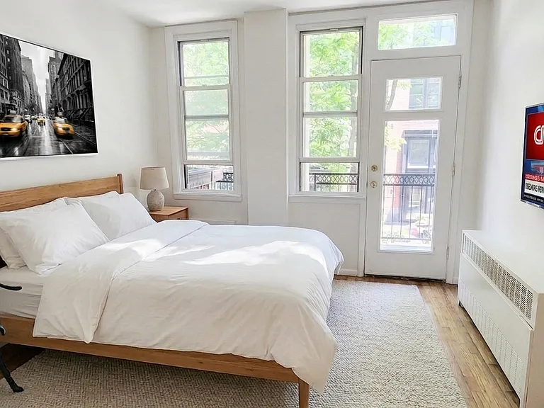 270 W 25th St #2B — Photo 2