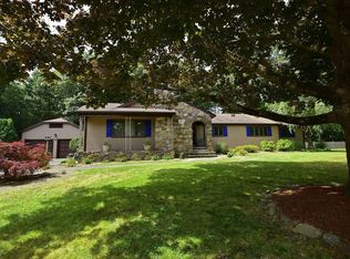 2 Tewalema Pl, Lakeville, MA 02347