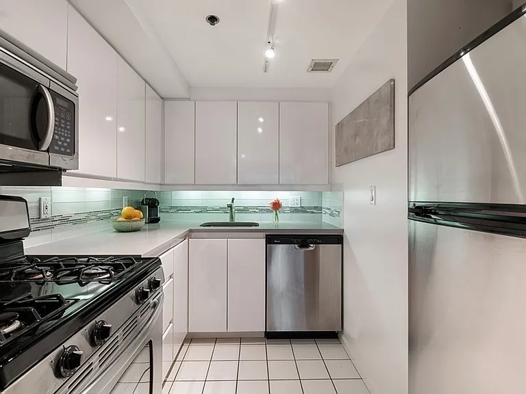 170 Tremont St #401 — Photo 9