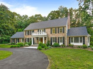 44 Main St, Dover, MA 02030