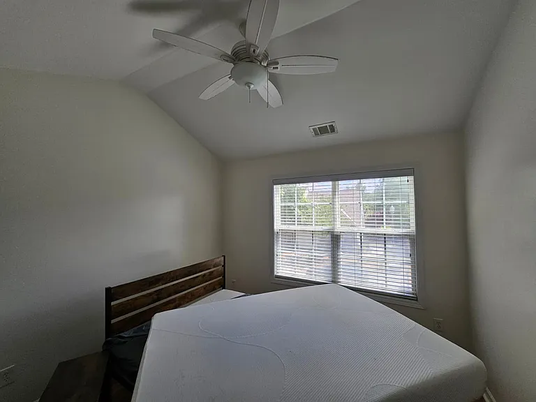 2369 Suwanee Pointe Dr — Photo 4