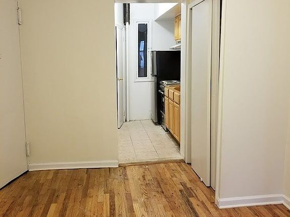 2nd image of 347 W 16th St #Cee