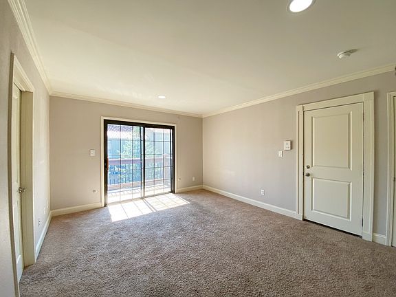 3rd image of 1104 W 46th St #3
