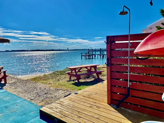 Lighthouse Point — Photo 72