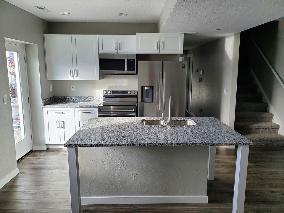 kitchen straight-on