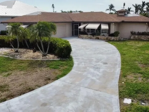 5330 Majestic Ct, Cape Coral, FL 33904